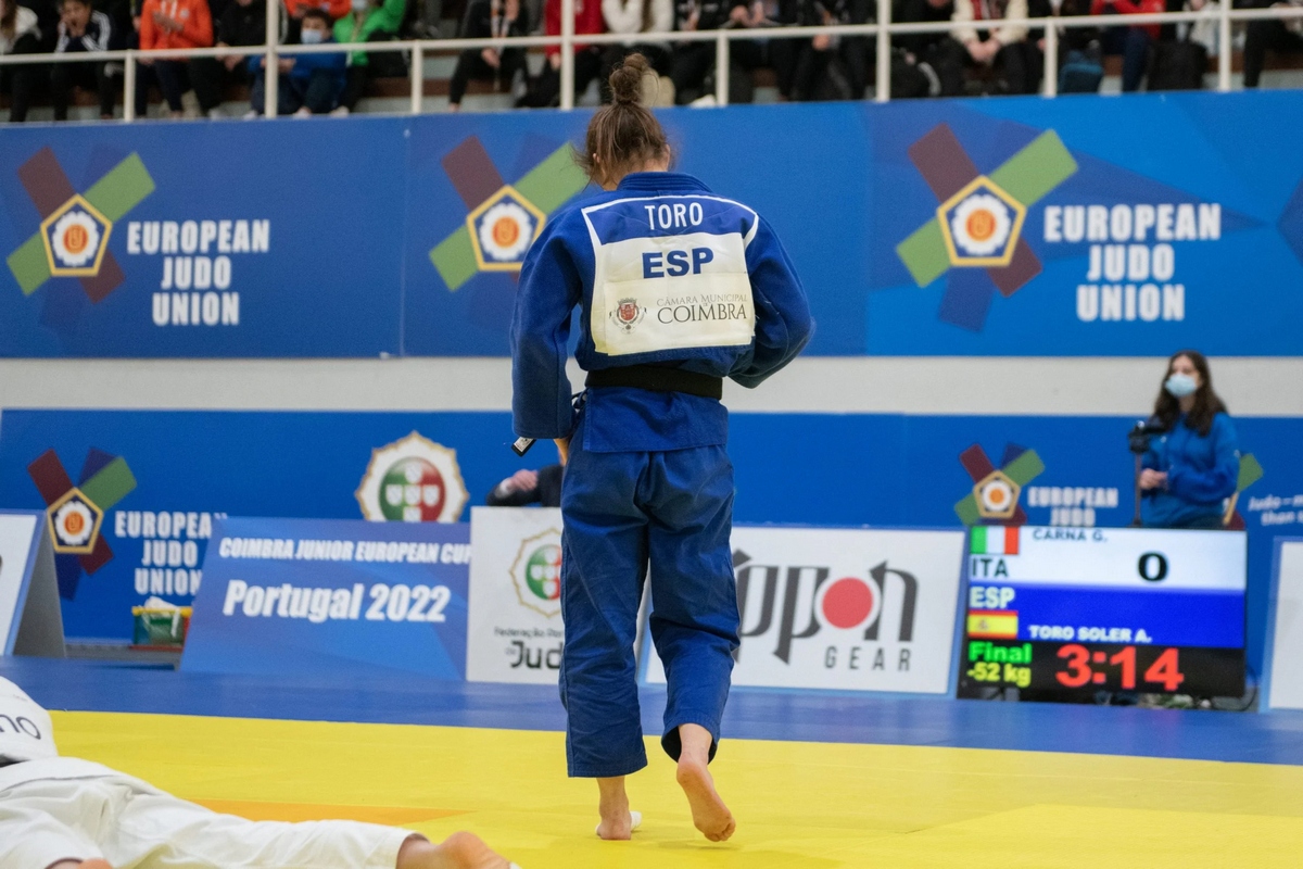 MEDALLA DE ORO para Ariane Toro en la European Cup Junior de Portugal. 19-03-22